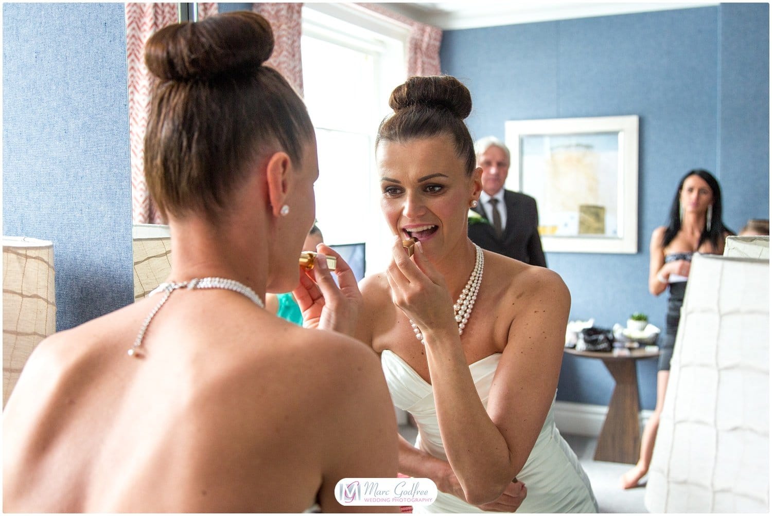 Winter wedding fashion advice tip4